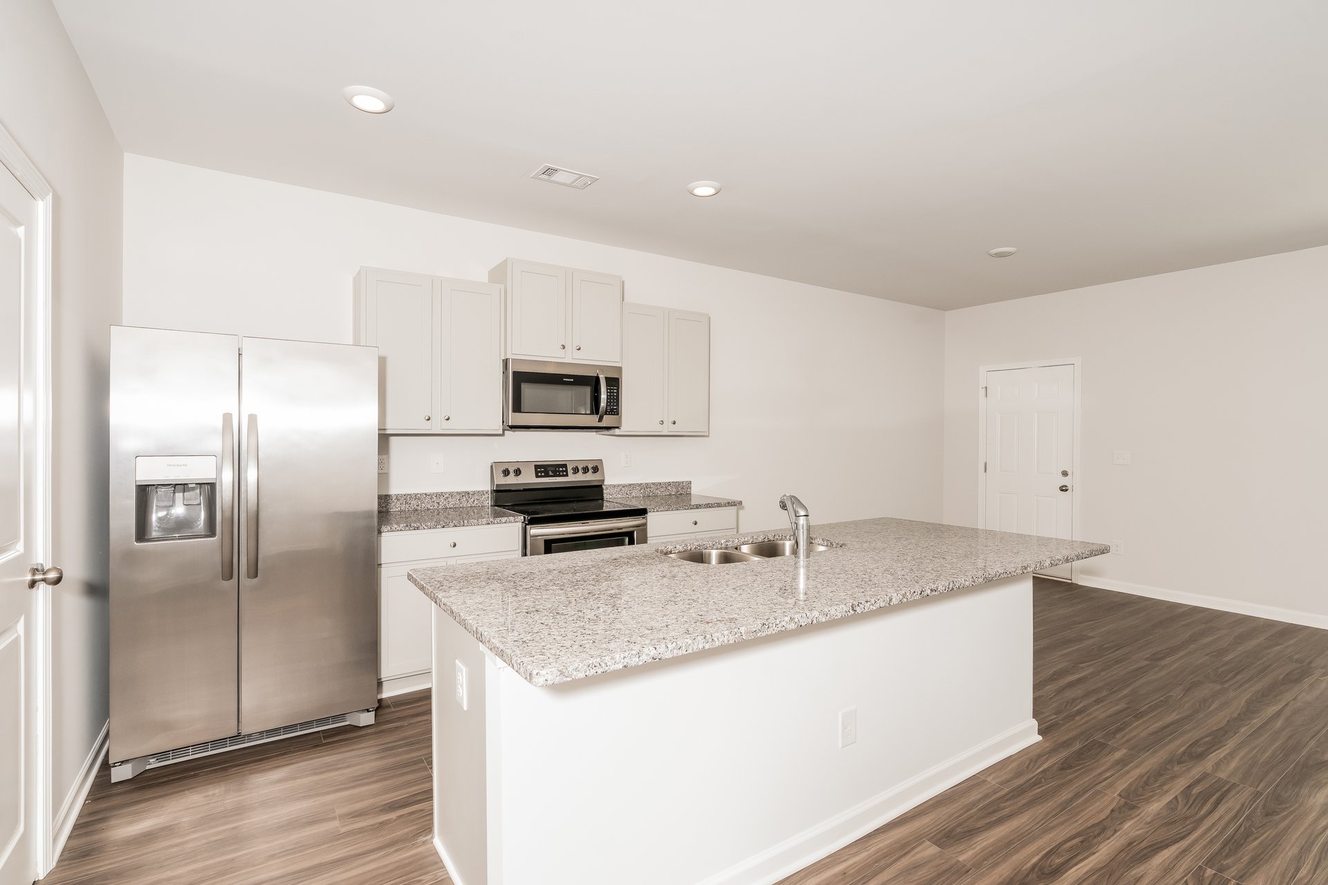 006-photo-kitchen-14758900 oakwood village