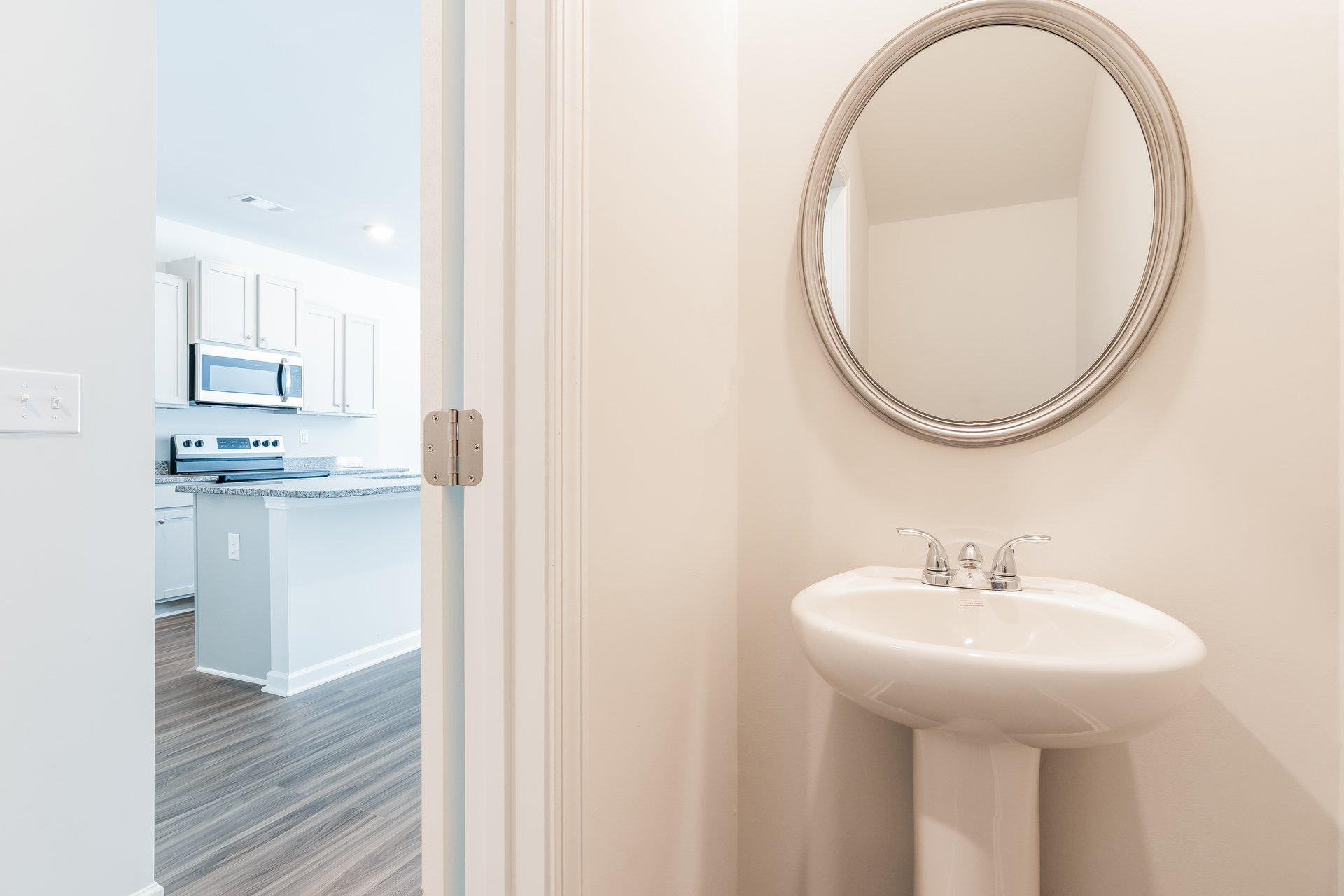 014-photo-bathroom-14758902 oakwood village